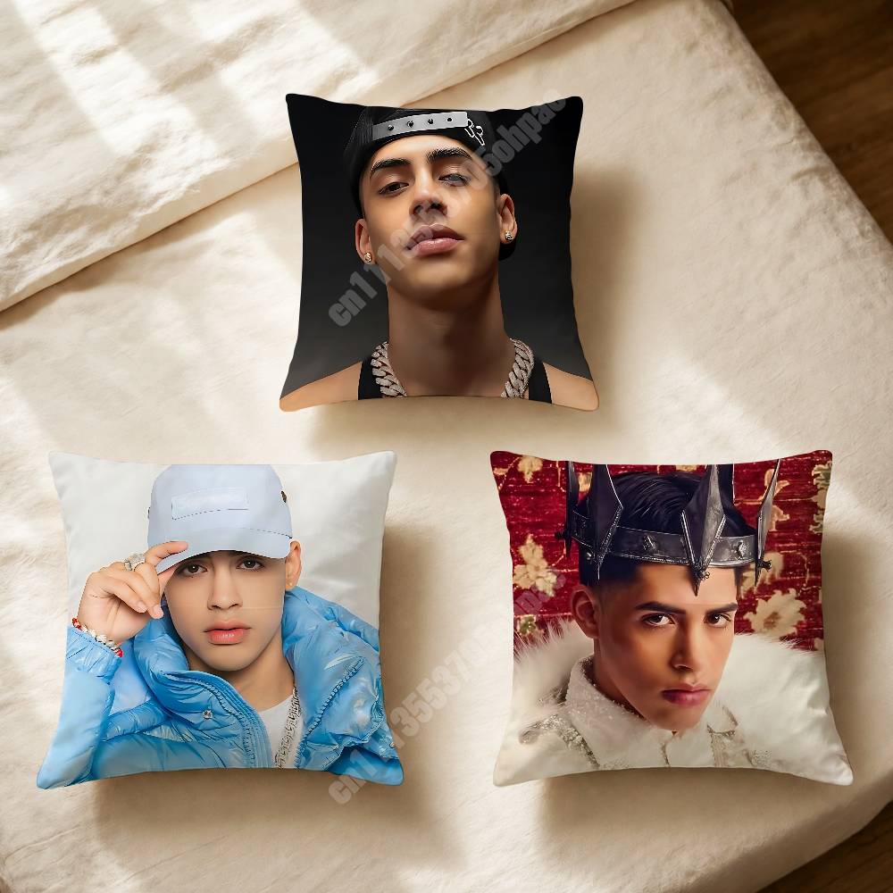 Home Cinema Couch - ปลอกหมอนพิมพ์ลาย C-Cris MJ Rapper Si No